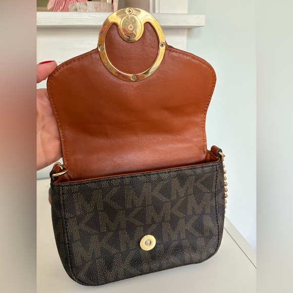 Michael Kors Fulton Womens Small Crossbody Handbag Brown NWOT - Picture 3 of 6